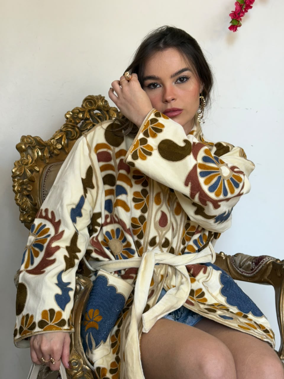 Kimono Suzani Bordada Veludo Bege - Imagem 8
