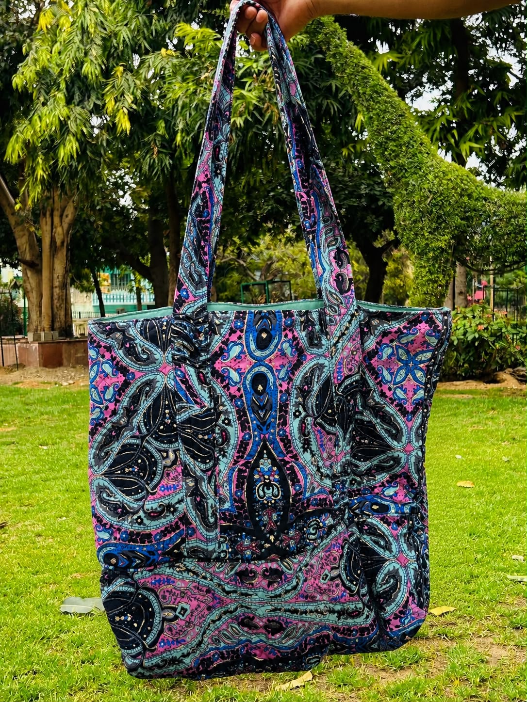 Bolsa Matelassê Dupla Face Psicodélica