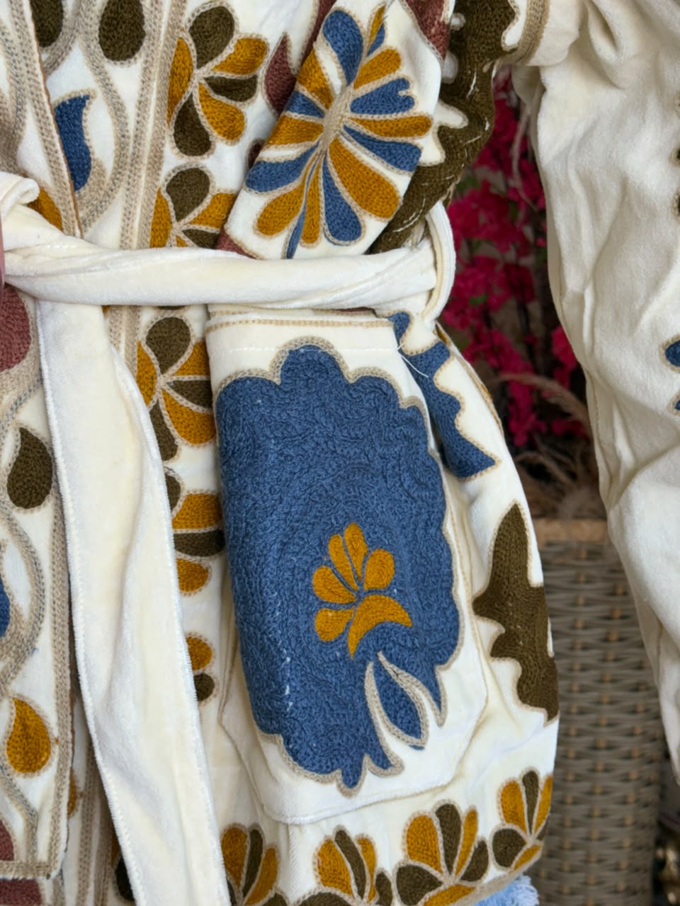 Kimono Suzani Bordada Veludo Bege - Imagem 4